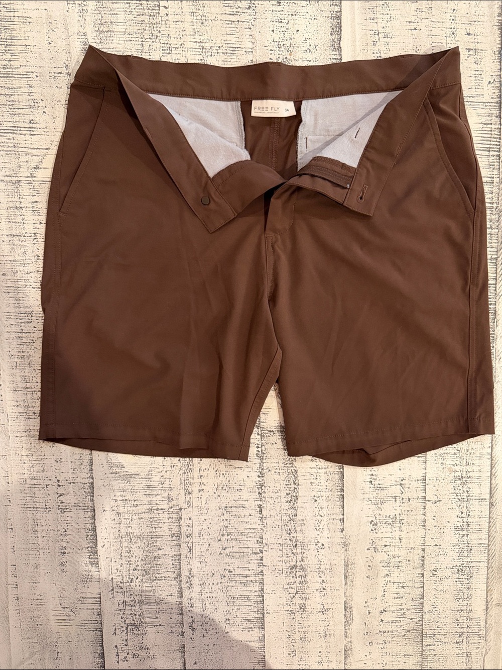 Free Fly Men's Flat Front Brown Stretch Shorts - Picture 1 of 4
